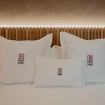 Petit Luxe Volta Atic Apartment